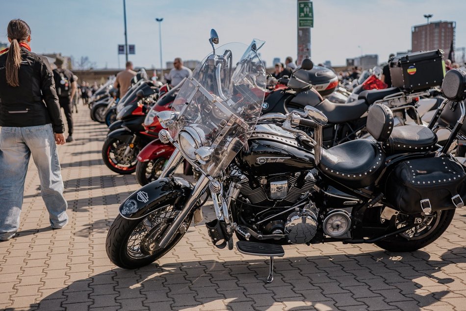 Łódź. Motocykliści opanowali Łódź! Otwarcie sezonu pod Atlas Areną i parada przez miasto