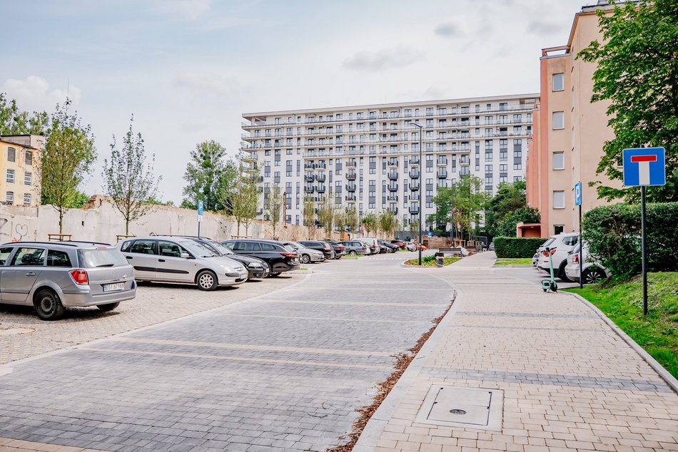 Łódź. Nowa droga w Łodzi. Znajduje się w ścisłym centrum miasta!