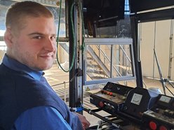 Łódź. Pan Bartosz prowadzi tramwaj MPK Łódź