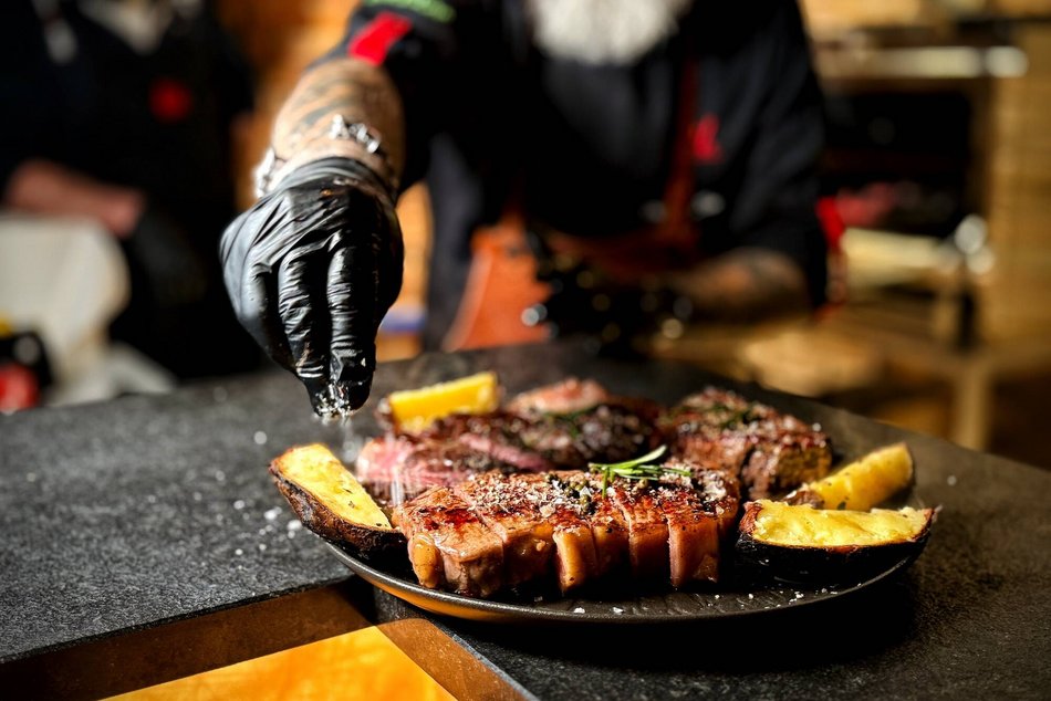 Łódź. Steki w Łodzi. Ogień i Sól, Steakownia, Tango Argentino Steakhouse i więcej