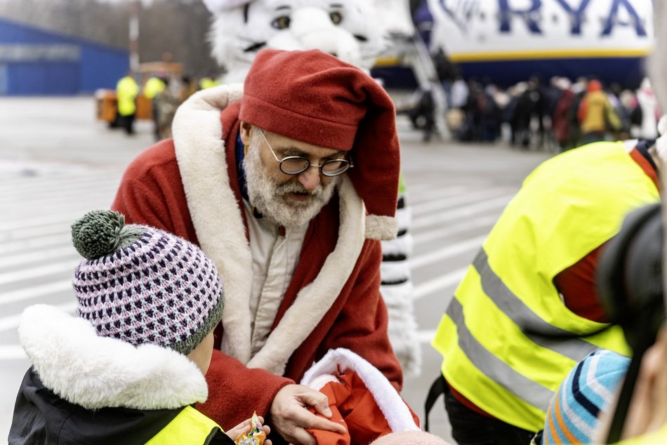 Święty Mikołaj wylądował na lotnisku w Łodzi