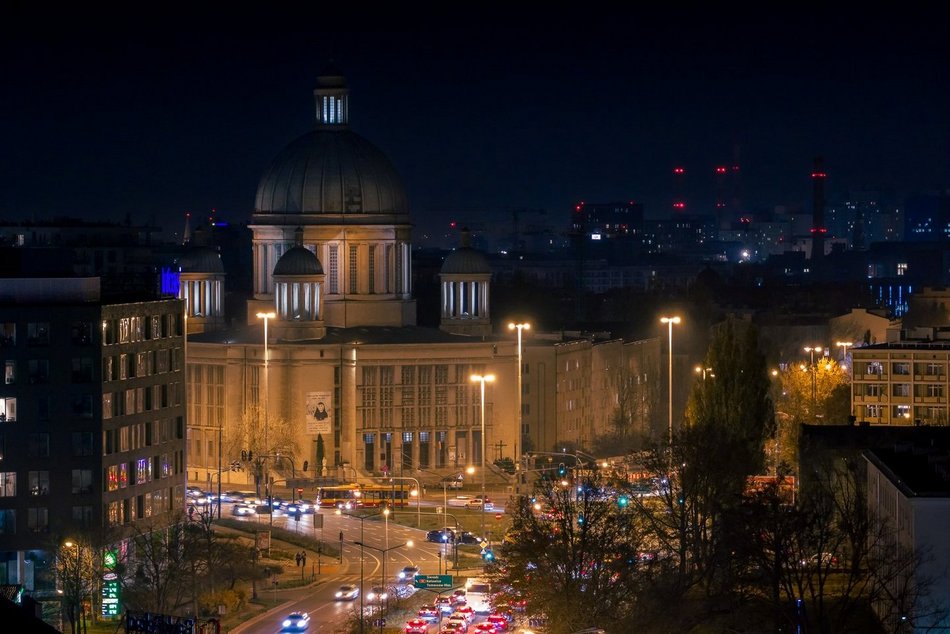 Rondo Solidarności w Łodzi nocą zachwyca! Z tej perspektywy go nie znasz