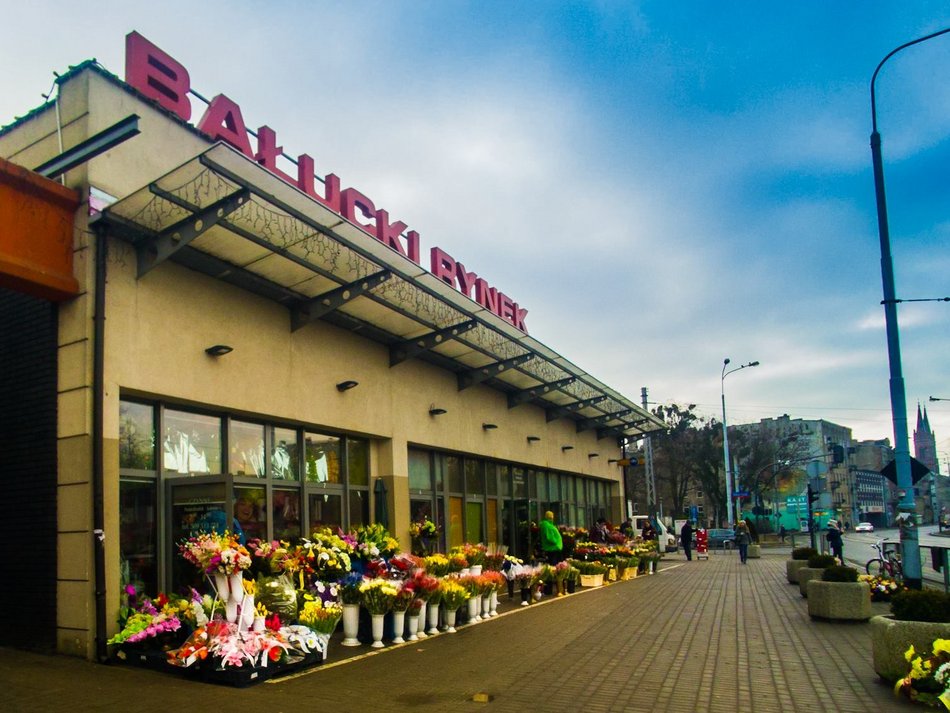 Łódź. Jak dojechać MPK Łódź na rynki? Sprawdź, którymi liniami dotrzesz na zakupy