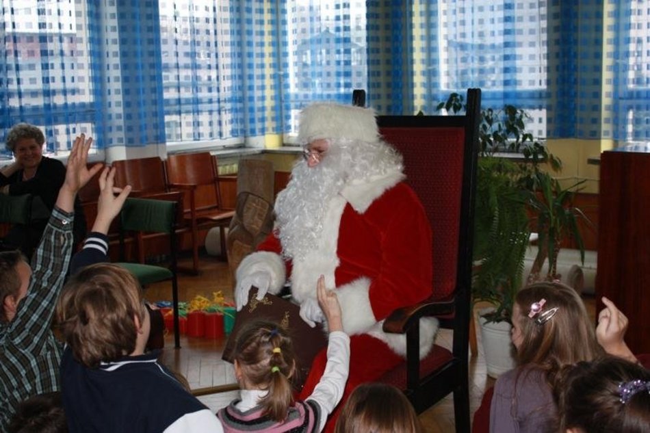 Łódź. Mikołaj w Łodzi do wynajęcia nie tylko na Wigilię. Sprawdź ceny na urodziny, bankiety i eventy