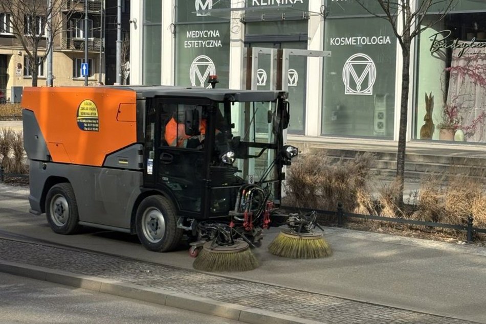 Wiosenne porządki w Stajni Jednorożców! Przystanek Piotrkowska Centrum znów lśni