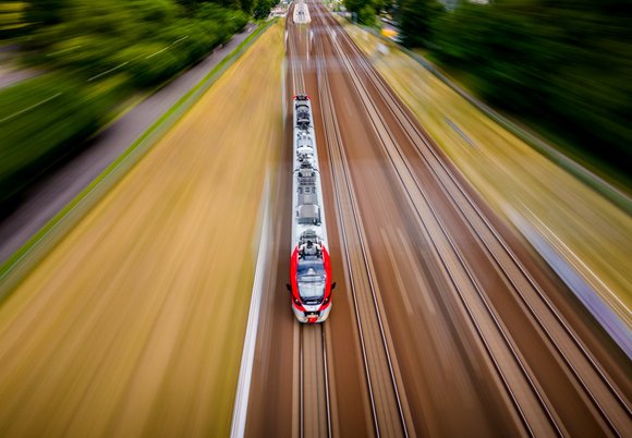 Łódź. ŁKA z dodatkowymi połączeniami do Warszawy. Na to czeka wielu podróżnych!