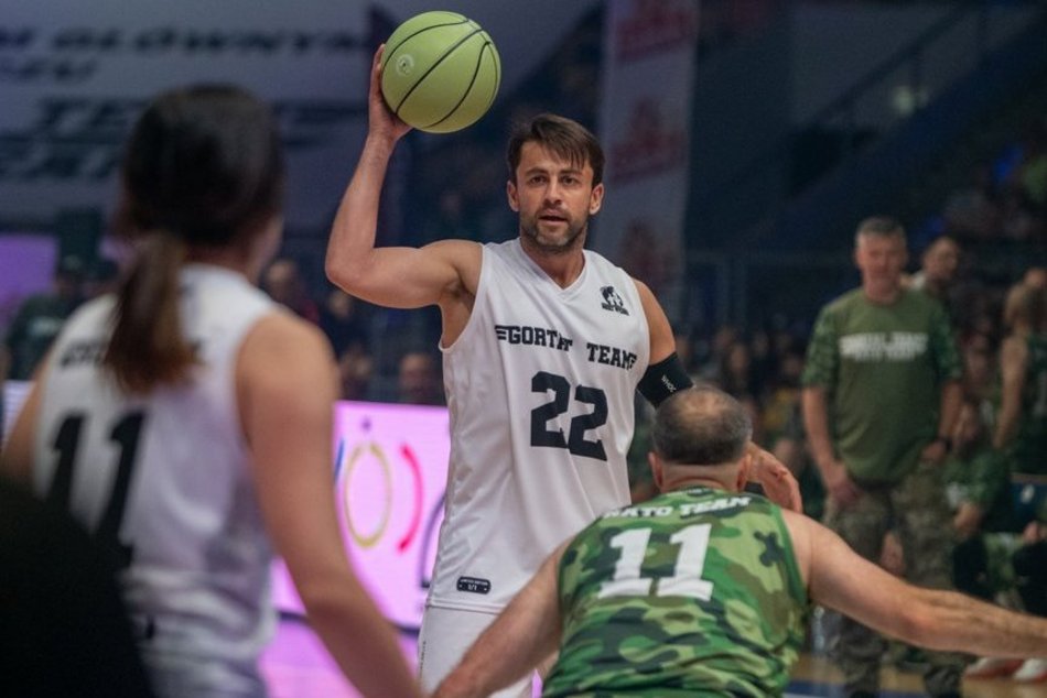 Mecz Gortat Team vs NATO w Łodzi. Czołgi, płomienie i masa sportowych emocji!