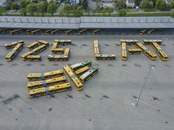 autobusy MPK Łódź ułożone w napis