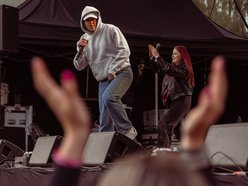 Łódź. Juwenalia 2025 w Łodzi. Tymek i Happysad zagrali na Lumumbowie!