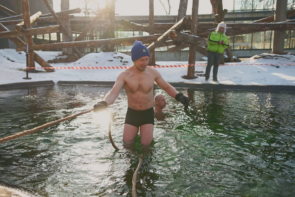 Łódź. Miłośnicy zimnych kąpieli w Orientarium Zoo Łódź