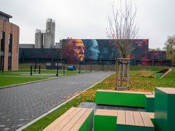 Nowy mural w Łodzi! Ludwik Grohman został uwieczniony na ścianie ŁSSE przy Tymienieckiego