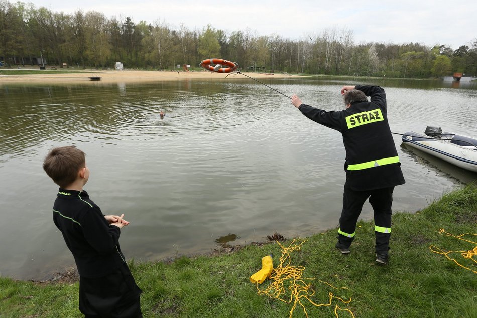 Rodzinny piknik w Arturówku. Kurs udzielania pierwszej pomocy, warsztaty dla dzieci, pokaz ratownictwa medycznego