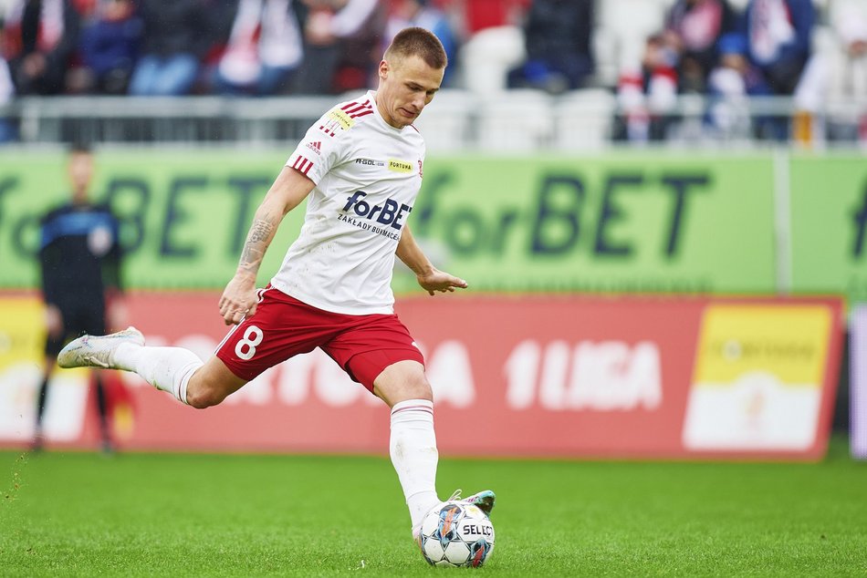 ŁKS Łódź kompletuje kadrę i sztab. Są już pierwsze pożegnania