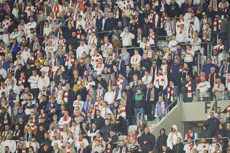 Kibice na meczu ŁKS Łódź - Wisła Kraków. Tłumy na trybunach