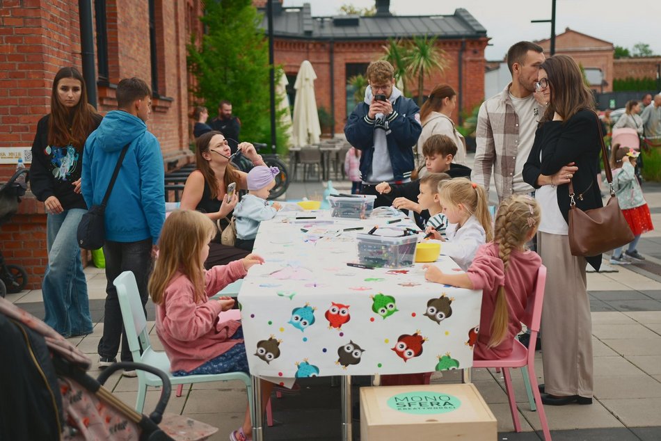 Rodzinna niedziela w Monopolis. To drugi dzień afterparty po Łódź Summer Festival 2025