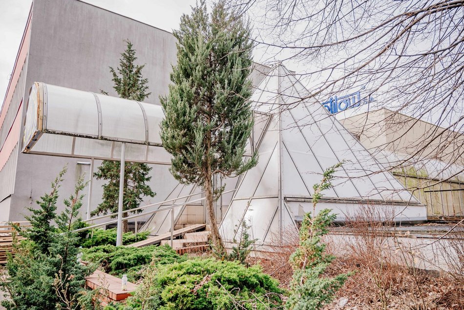 Łódź. Egipt przy Szparagowej w Łodzi? Kultowa „Piramida” to handlowy symbol Teofilowa