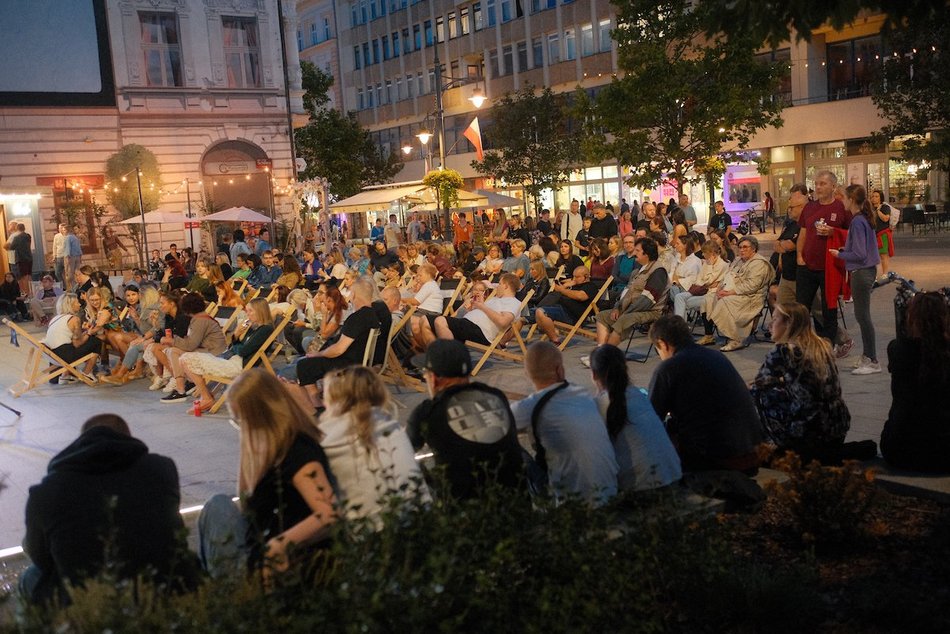 Łódź. Stand-up na Piotrkowskiej. W pasażu Schillera znów było pełno dobrego humoru