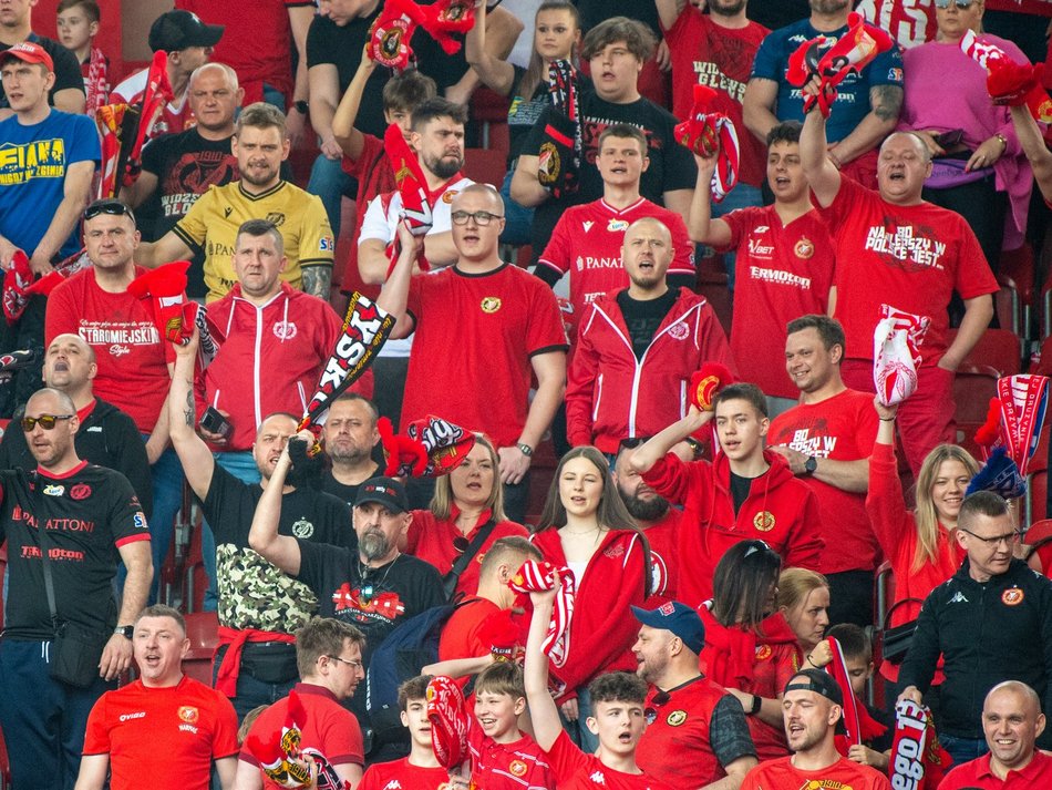 Kibice na meczu Widzewa Łódź z Koroną Kielce