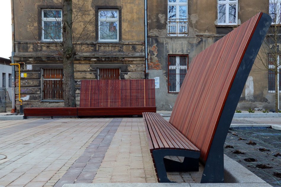 Najdłuższy woonerf w Łodzi gotowy! Na Strzelców Kaniowskich trwają ostatnie prace wykończeniowe