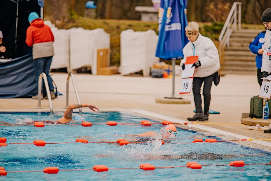 Zimne pływanie w Aquaparku Fala