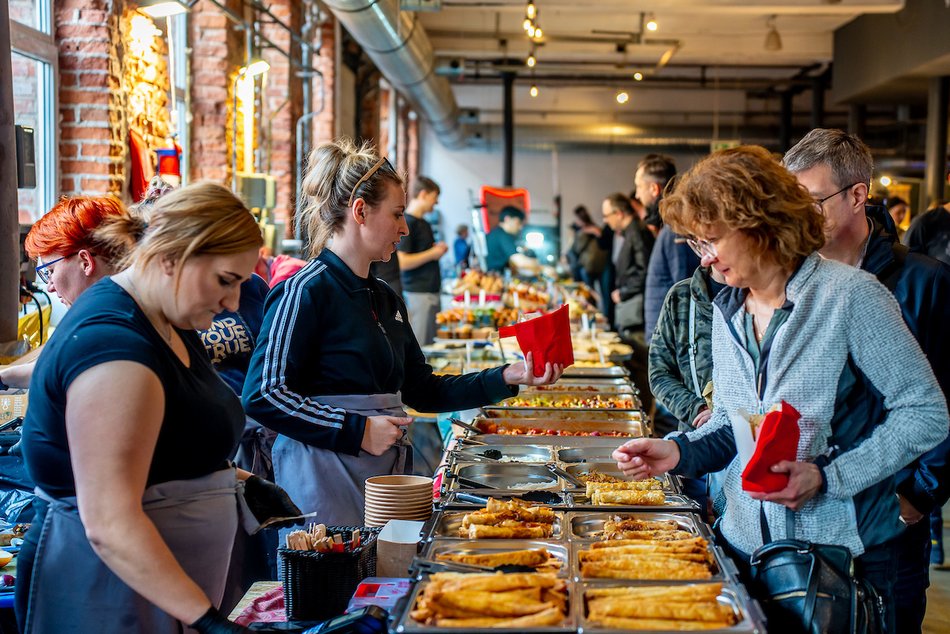 Łódź. Festiwal Azjatycki w Łodzi. Piotrkowska 217 pełna orientalnych smaków