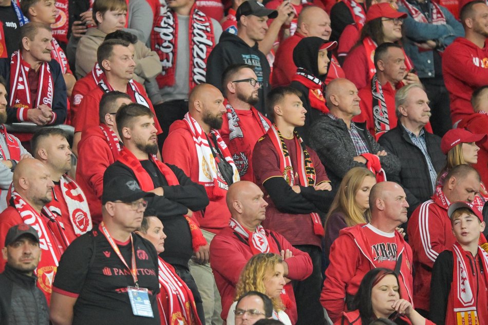 Kibice Widzewa Łódź z Pogonią Szczecin. Byłeś/aś tam? Znajdź się w galerii!