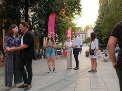 Łódź. Niedzielna potańcówka przy Piotrkowskiej. Tanecznym krokiem w nowy tydzień