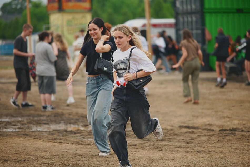 Deszcz im niestraszny! Pierwsi festiwalowicze rozpoczęli trzeci dzień Łódź Summer Festival 2025!