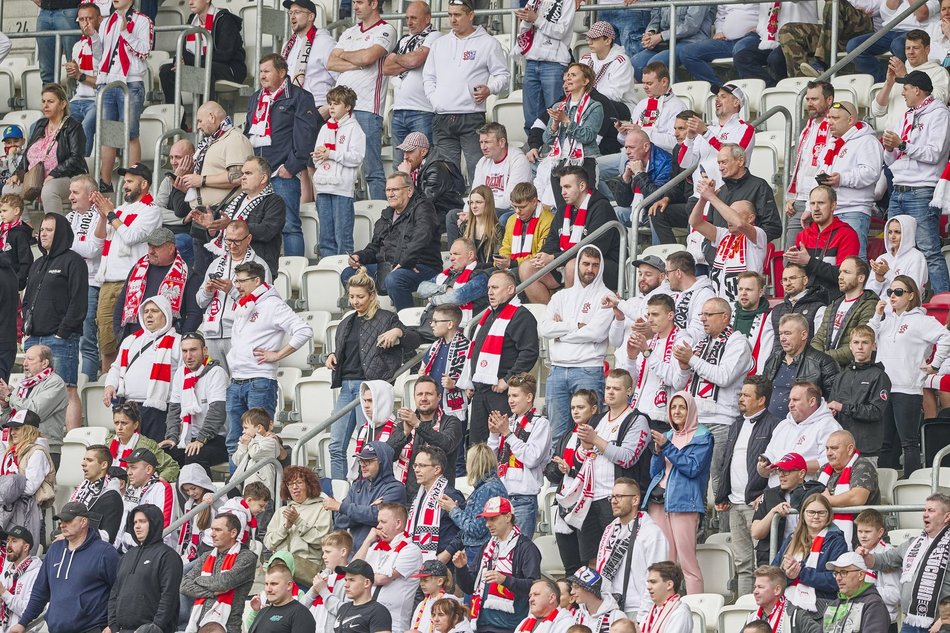 Kibice ŁKS Łódź na meczu z Radomiakiem Radom