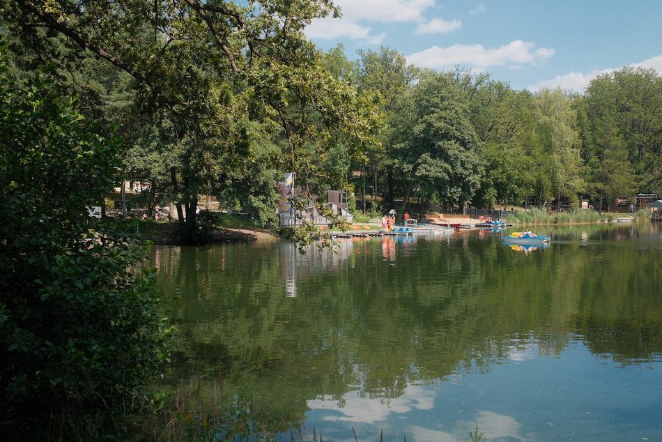 Łódź. Arturówek w pełnym słońcu. Idealny czas na plażowanie!