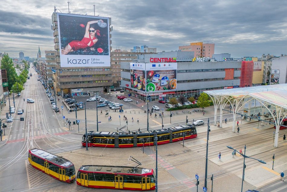 Łódź. Kultowy budynek przy Piotrkowskiej na sprzedaż! Ten 45 metrowy gigant może być twój!