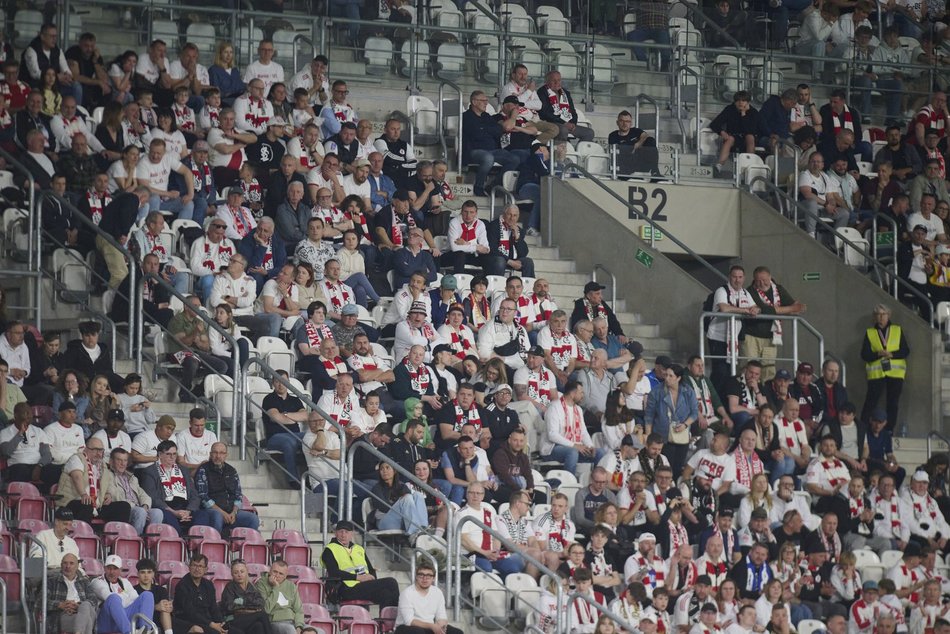 Łódź. Kibice na meczu ŁKS Łódź - Pogoń Siedlce