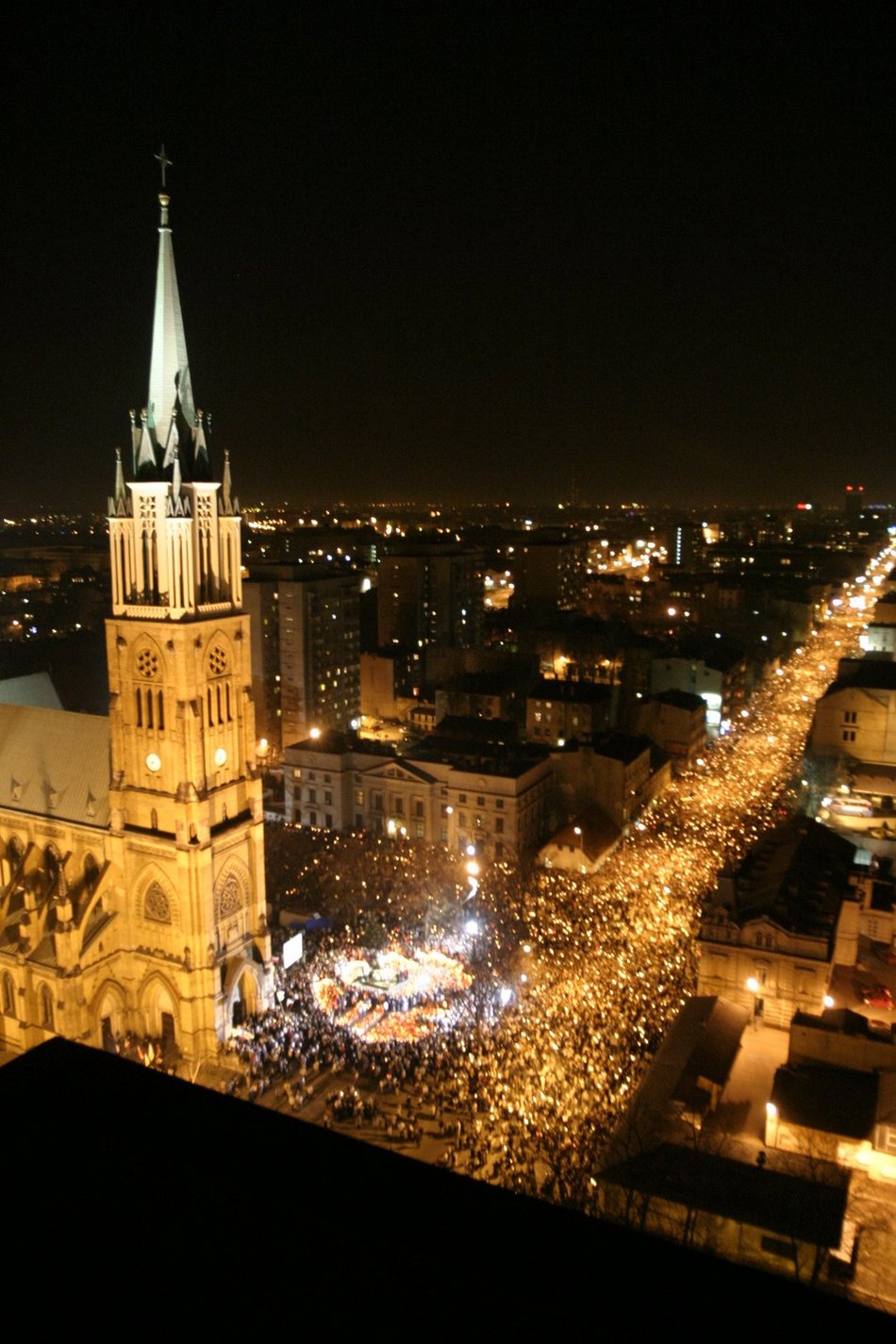 Łódź. 100-tysięczny Biały Marsz przeszedł z placu Wolności do archikatedry w Łodzi