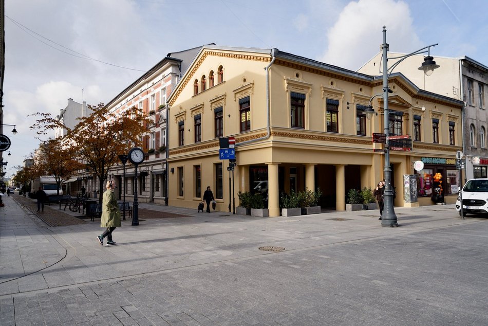 Łódź. Kolejna kamienica przy Piotrowskiej w Łodzi odzyskała blask. Na pewno ją znasz!