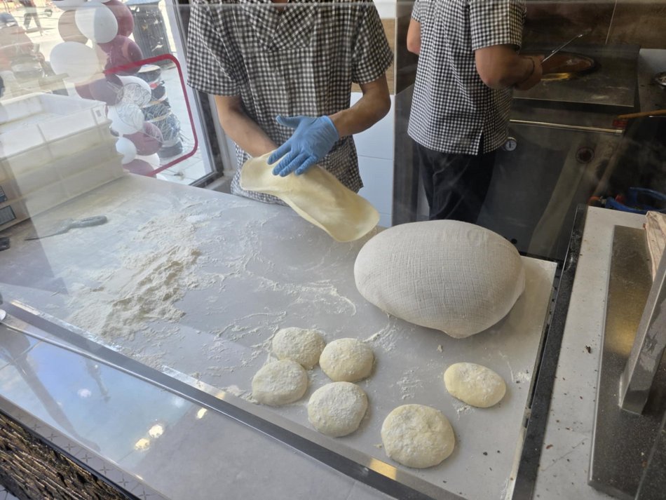 Łódź. Tendur Kebap w Łodzi już otwarty! Tłumy głodnych Łodzian stoją w kolejce