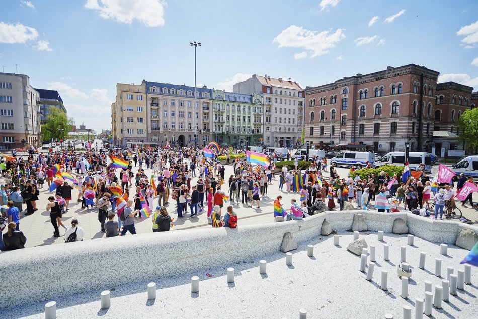 Uczestnicy Marszu Równości na ulicach Łodzi