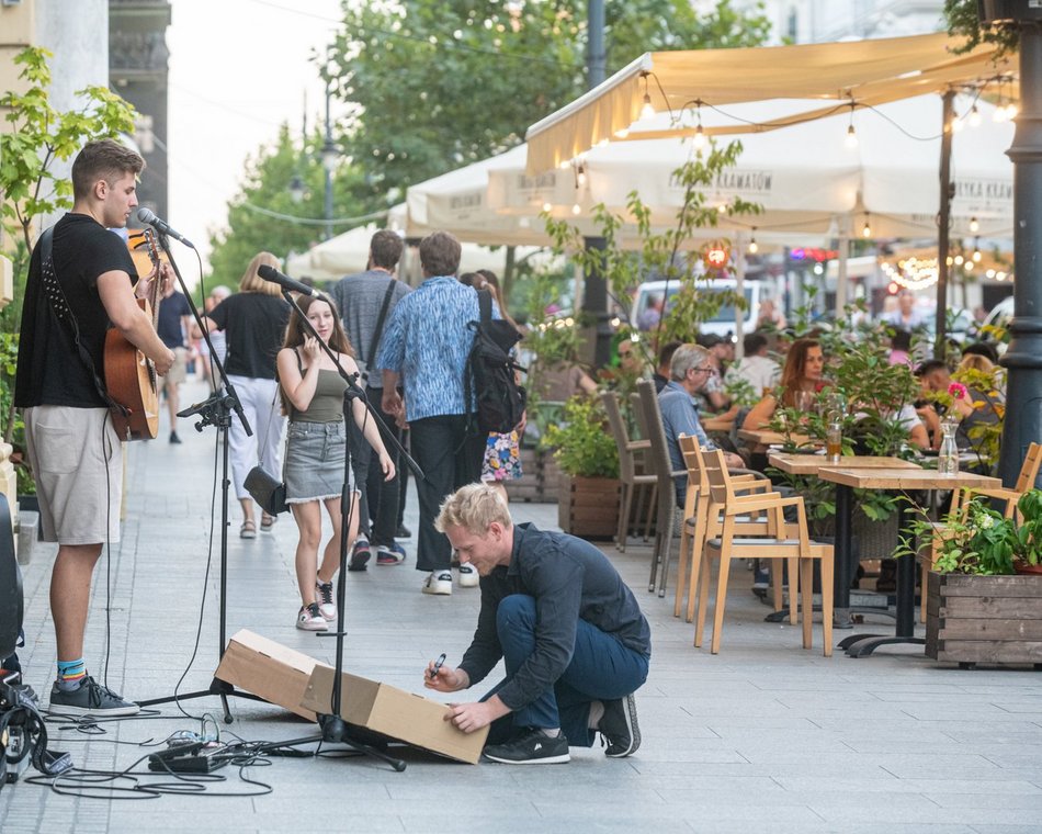 Tłumy łodzian i turystów na Piotrkowskiej