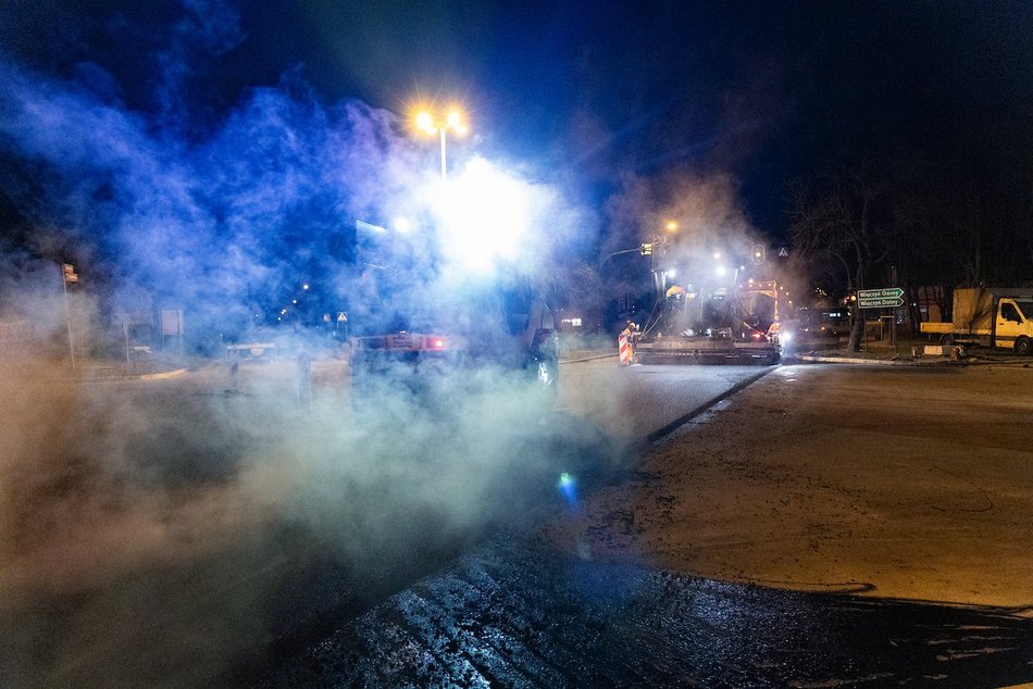 Łódź. Nocne prace w Nowosolnej