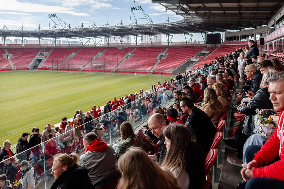Łódź. Święcenie pokarmów na stadionie Widzewa Łódź