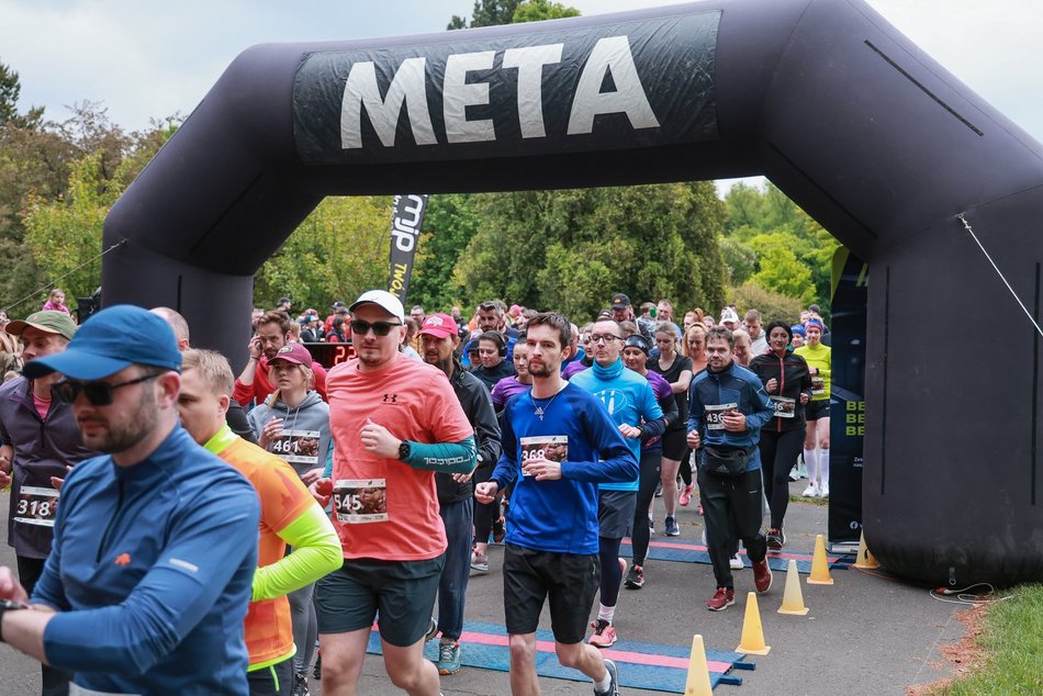 Łódź. Botaniczna Piątka. Setki łodzian pobiegły w Ogrodzie Botanicznym w Łodzi