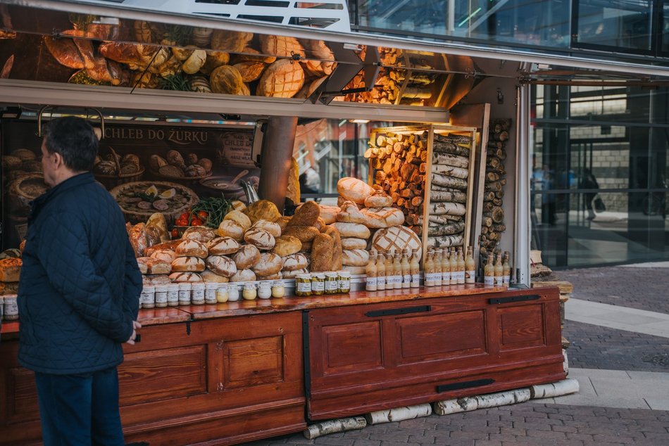 Łódź. Jarmark Wielkanocny w Manufakturze. Regionalne przysmaki, świąteczne ozdoby i więcej