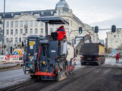 Łódź. Remont Struga w Łodzi postępuje. Część nowej jezdni już ułożona