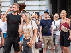 Łódź. Techno z okna Urzędu Miasta Łodzi. Rozgrzewka przed Paradą Wolności 2025!