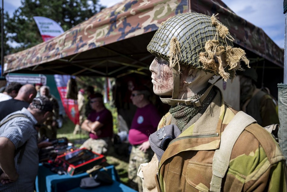 Piknik militarny w parku Helenów