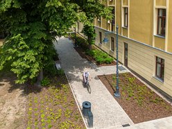 Woonerf i pasaże przy Mielczarskiego pełne zieleni