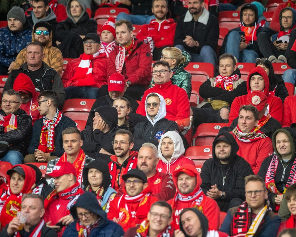 Kibice na meczu Widzewa Łódź ze Stalą Mielec