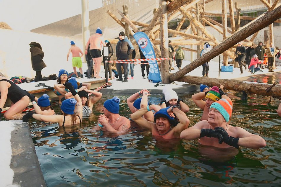 Łódź. Miłośnicy zimnych kąpieli w Orientarium Zoo Łódź