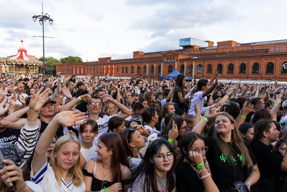 Łódź. Muzyczne pożegnanie lata w Manufakturze. Na scenie Fausti, Trzech Króli i Kostek