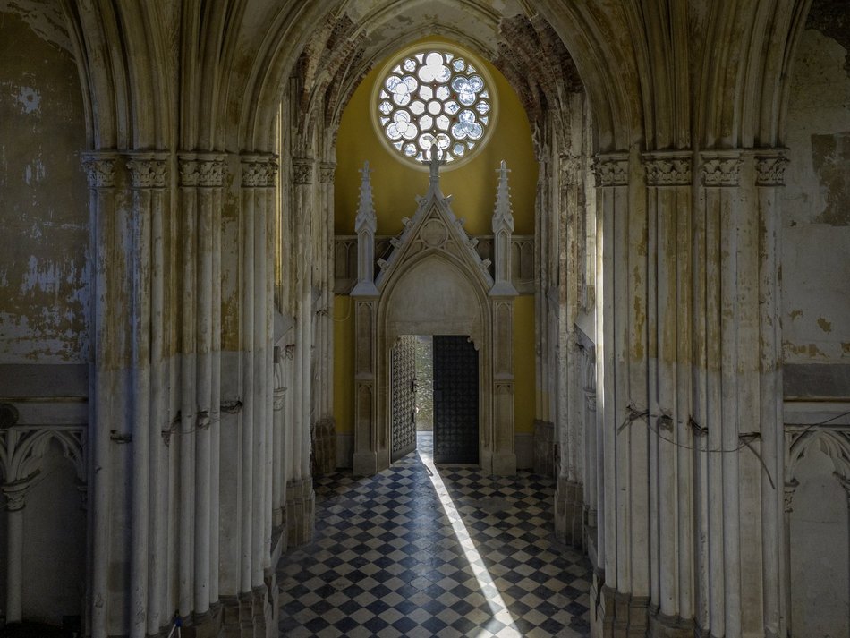 Kaplica Karola Scheiblera. Zajrzyj do wnętrza architektonicznej perły Europy!