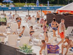 Aquapark Fala w majówkę - baseny zewnętrzne, zjeżdżalnia kamikaze